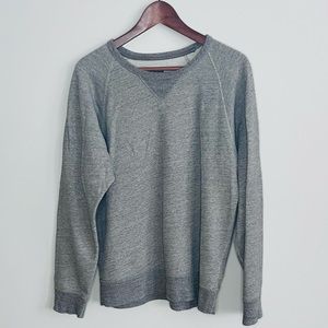 2 sweaters small - check pictures